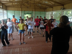 Танцуют все!