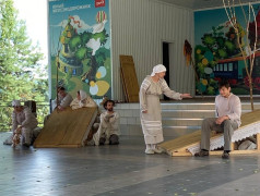 У нас в гостях Театр для детей и молодёжи со спектаклем - "Волшебное кольцо"