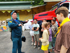 Профориентационная экскурсия от пожарно-спасательного отряда МЧС в ДОЛ &laquo;Наречное&raquo;