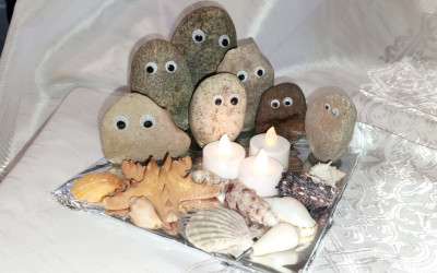 Сувенир-подсвечник с моря "Камни-питомцы греются у огня на пляже"