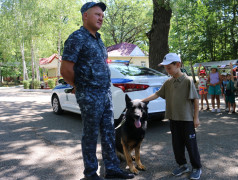 В нашем лагере частые гости в погонах!