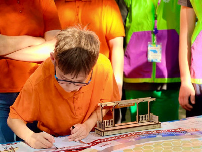 Главное в любой игре-сам процесс! Играйте и побеждайте!