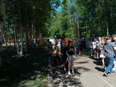 Спортивные баталии: эстафета между 1 и 2 отрядами