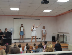 Шоу-пародия &laquo;Точь-в-точь&raquo;