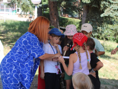 Российский флаг в каждом сердце.