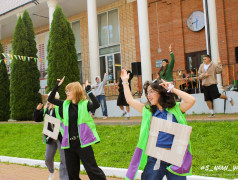 Танцуют ВСЕ! Энергия утра с ТиН-лигой!