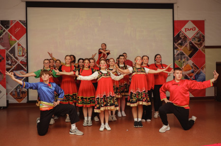 Вторая смена в Заслоновграде: волшебная сказка от вожатского отряда «ЗОВ»