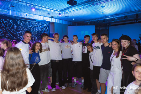 Зажгли на первой дискотеке!