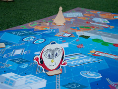 Знания - суперсила! Итоговая игра в "Маяке" покорила квадропланеты!