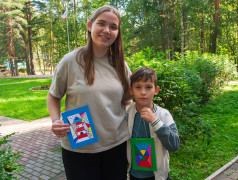 Дудлинг-магия в "Маяке": Кружок "Творческая мастерская" раскрасил открытки фантазией!