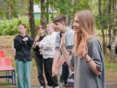 "Маяк" выходит на волейбольную орбиту! ? Педагоги vs Дети &ndash; Битва поколений!