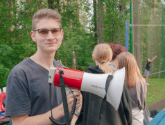 "Маяк" выходит на волейбольную орбиту! ? Педагоги vs Дети &ndash; Битва поколений!