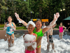 Жара вернулась в Сибирь: в Заслоновграде прошла грандиозная пенная вечеринка!