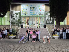 Зажигательные ритмы и море позитива: Конкурс флешмобов в "Экспрессе"!