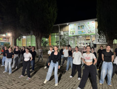 Зажигательные ритмы и море позитива: Конкурс флешмобов в "Экспрессе"!