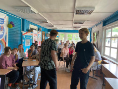 А на последок - ток-шоу "Ломая стены"