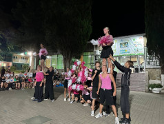 ДОЛ "Экспресс": Здесь помпоны крутятся, лагерь мутится!