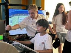 День, наполненный мечтами и гудками!