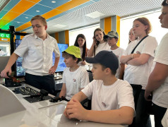 День, наполненный мечтами и гудками!