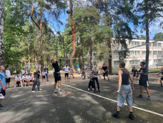Соревнования по волейболу!  Лучшие команды лагеря сразились за кубок!