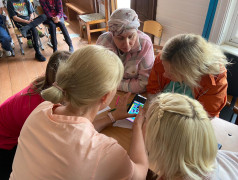 А на последок - ток-шоу "Ломая стены"