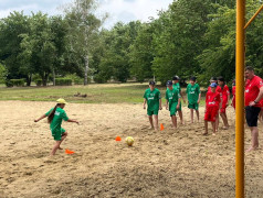 Первая тренировка по пляжному футболу в ДОЛ "Локомотив": сезон 2025 стартовал!