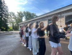 Просыпаемся с солнцем и энергией!  Каждое утро в нашем лагере начинается с зарядки! 