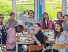 Семейные маршруты России: творческая выставка в лагере &laquo;Маяк&raquo;