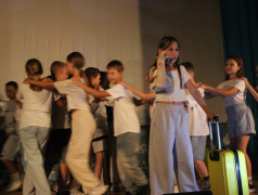 "Сцены, музыка, железные дороги!"  - "Услада" отмечает "День железнодорожника" 