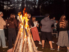 Маяк, до свидания: Прощальный костёр и тёплые воспоминания о смене!