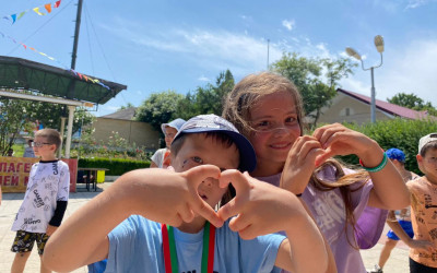 Старший брат или сестра - вот кем стали ТиН-лиговцы для младших ребят.