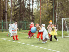 В "Маяке" зажгли звёзды комического футбола!