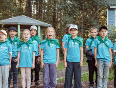 "Маяк" прощается, но не расстаётся: Торжественная линейка закрытия смены подвела итоги яркого лета!