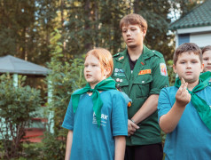 "Маяк" прощается, но не расстаётся: Торжественная линейка закрытия смены подвела итоги яркого лета!