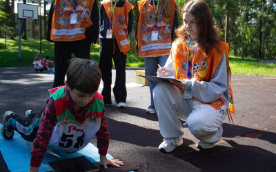 От мечты к реальности: как подростки ТиН-лиги зажигают огонь спорта в лагере! 