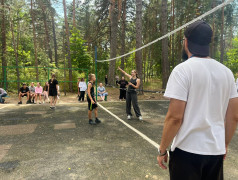 Соревнования по волейболу!  Лучшие команды лагеря сразились за кубок!