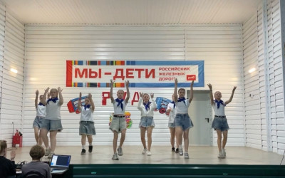 Юные лидеры Тин-лиги организуют яркие события в лагерях в рамках проекта &laquo;Страна Железных Дорог&raquo;