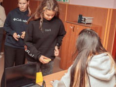 "Невский Проспект" в "Маяке": Город Мастеров и Безграничной Фантазии! 