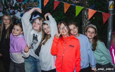 От китайских шашек до шоколадного фонтана: чем занимаются ребята в железнодорожных лагерях