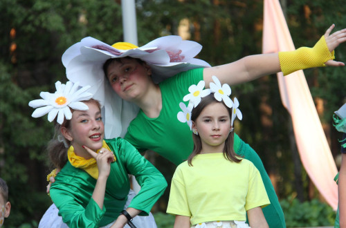 Любовью и дружбой дорожить умейте 