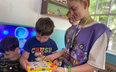 Подростки в Тин-лиге: Помощники тренера и их вклад в развитие юных жителей Страны железных дорог