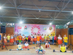 Шоу талантов в лагере "Сосновый бор"