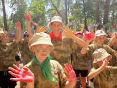 "Железнодорожный вызов" принят! В "Зелёном огоньке" раскрыли тайну и встретили "Победу" фестивалем красок!