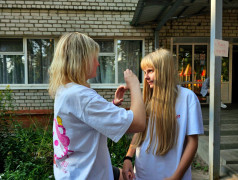 "Вместе - к вершинам!": В "Зелёном огоньке" покорили тропу доверия!