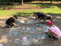 Конкурс рисунков на асфальте &laquo;Моя семья-моя радость!&raquo;