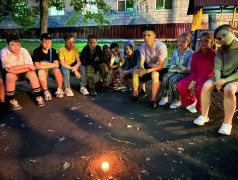 Вечерняя свеча &mdash; это одна из самых известных традиций лагерей.