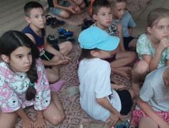 Шелест страниц, тишина и удивленные глаза детей