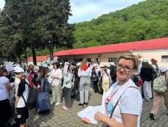 Встреча с улыбками: первый день в лагере