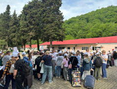 Встреча с улыбками: первый день в лагере