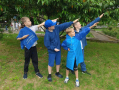 Синяя волна накрыла лагерь! Все в синем - от одежды до игр! ?